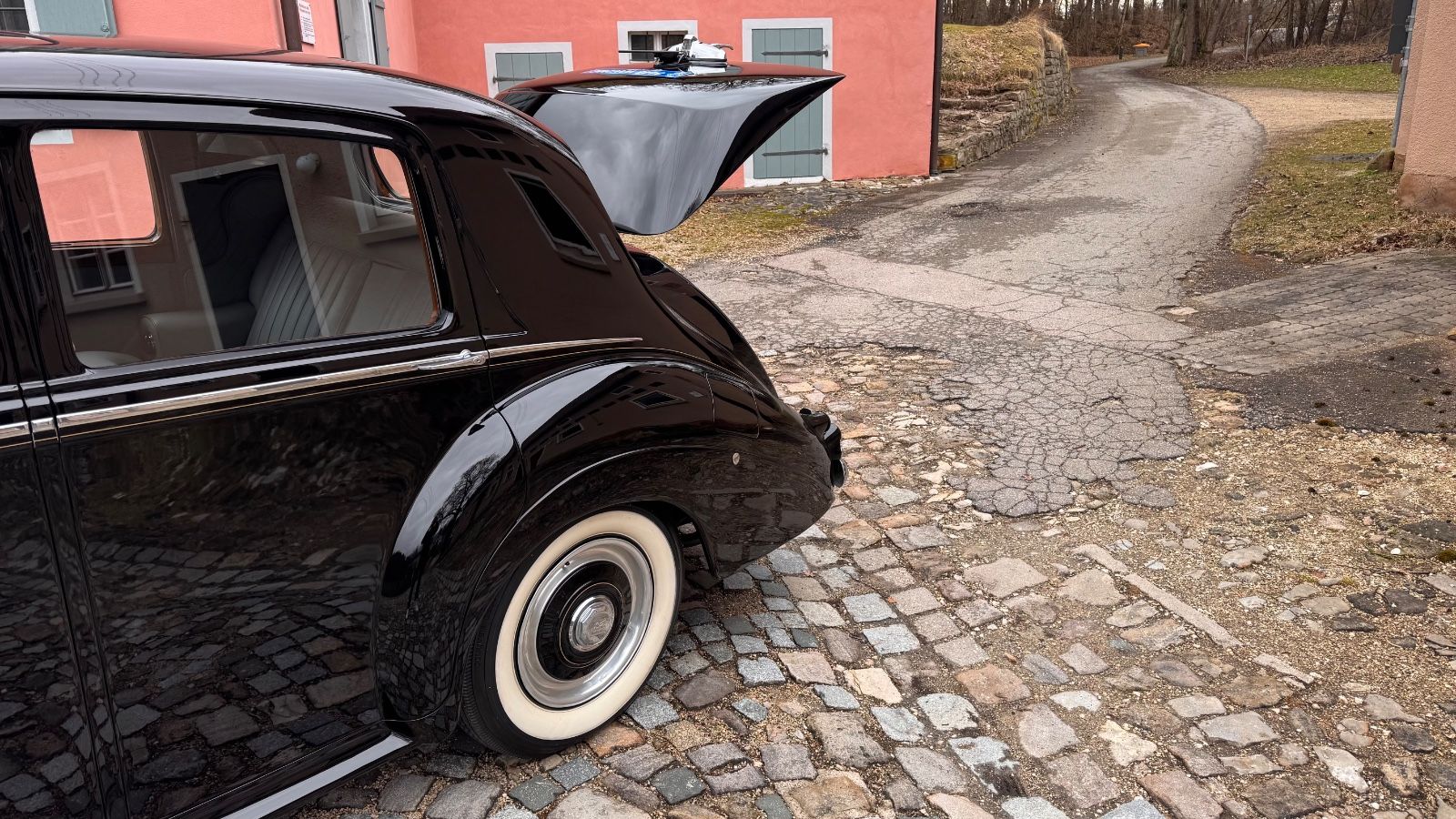 Rolls-Royce Silver Dawn 8