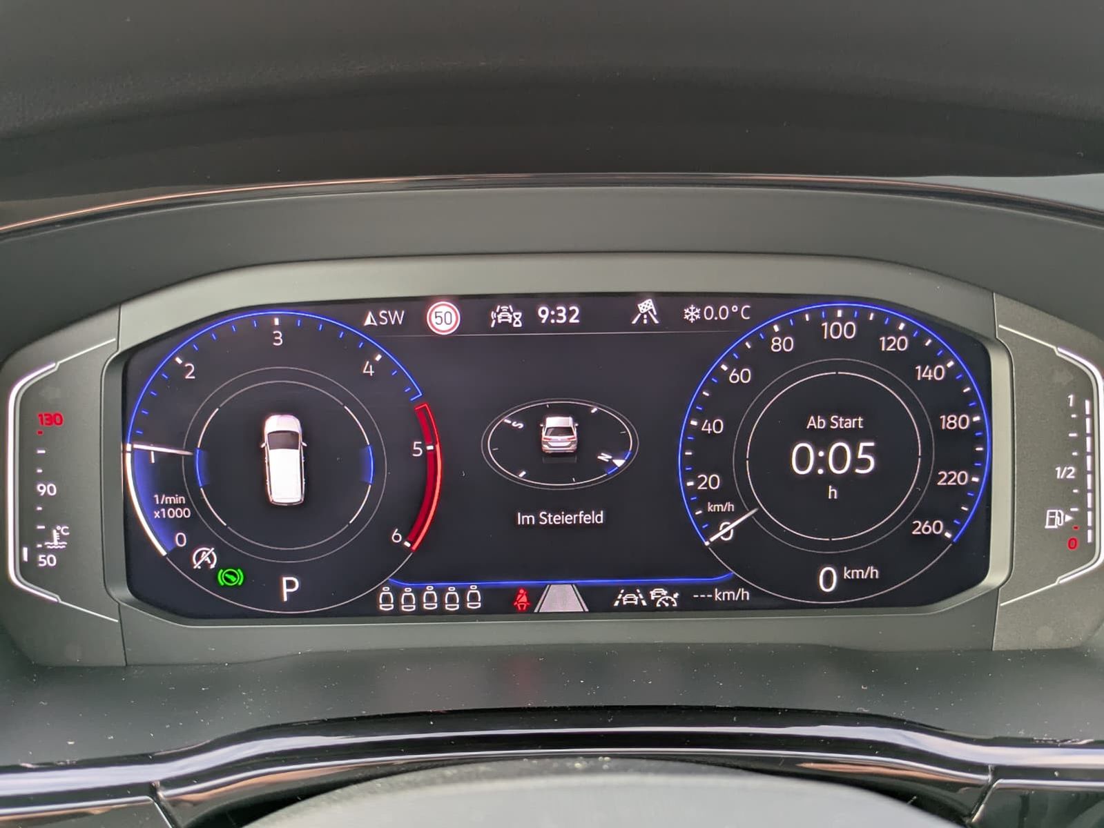 Fahrzeugabbildung Volkswagen Touran 2.0 DSG R-Line High BLACK Pano 7Si IQ AHK