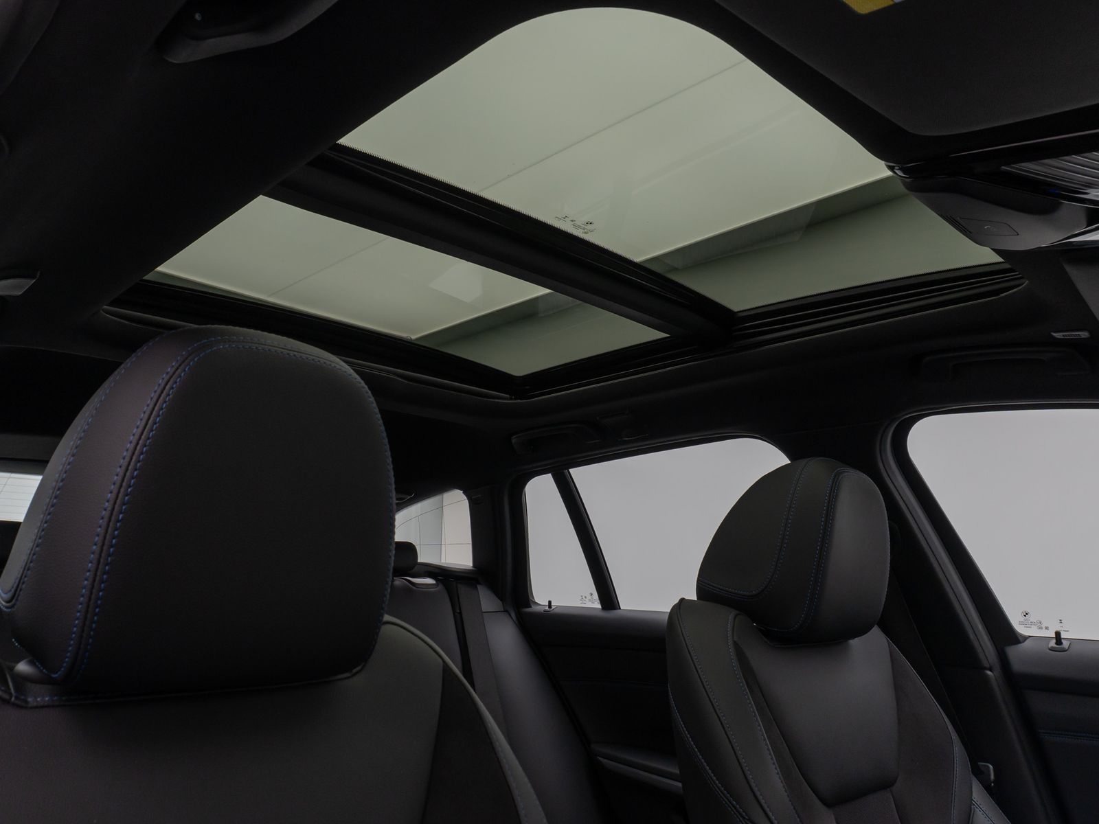 Fahrzeugabbildung BMW 320d M Sport Kamera DAB HiFi Komfort Alarm 19Zol