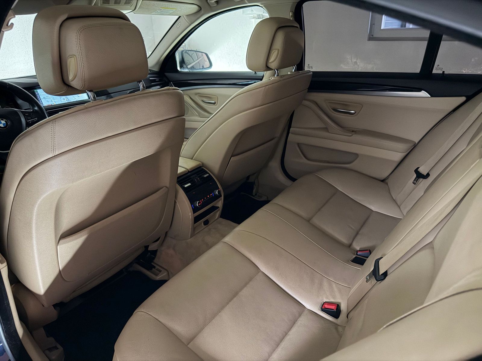 Fahrzeugabbildung BMW 520 d Lim. Aut./elektr. SITZ/NAVI/ ProfBi-XENON/