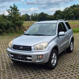 Toyota RAV4 2.0 4x4 Automatik, Scheckheft, Standheizung - Toyota RAV 4 Gebrauchtwagen in Frankfurt