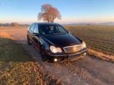 Mercedes-Benz C 230 AMG SITZHEIZUNG SCHIEBEDACH LEDER BI-XENON - gebrauchte Mercedes-Benz C 230 aus dem Jahr 2004