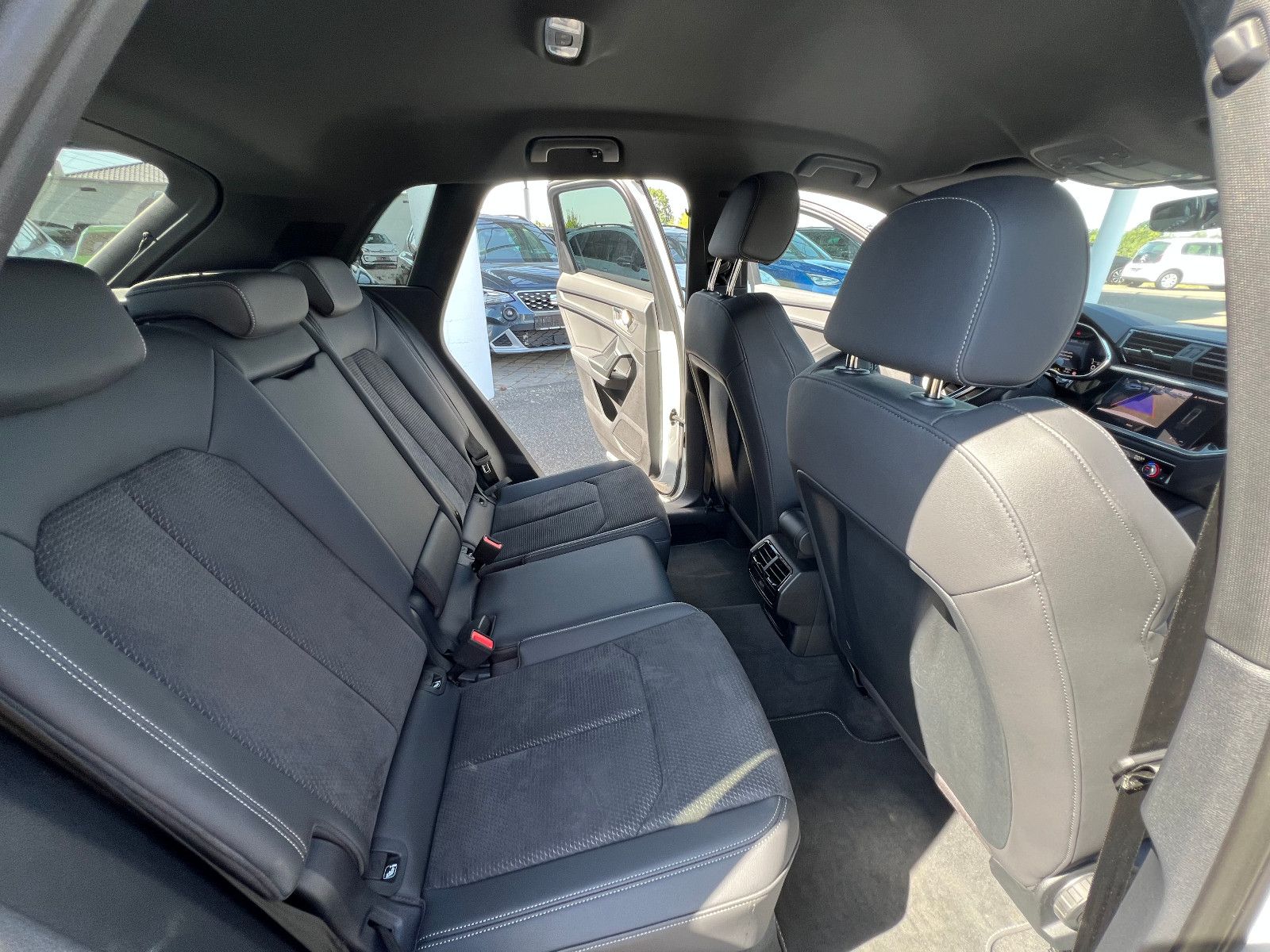 Audi Q3 35 TFSI S line,S-tronic,LED,Navi,Kamera,ACC foto 20