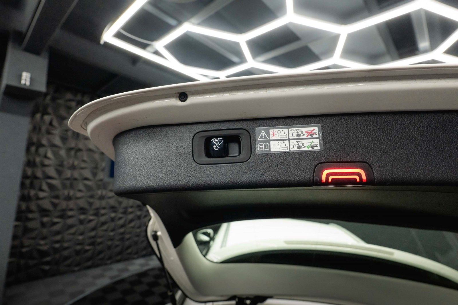 Fahrzeugabbildung Mercedes-Benz C 200d T-Modell Avantgarde Sport *LED*Widescreen