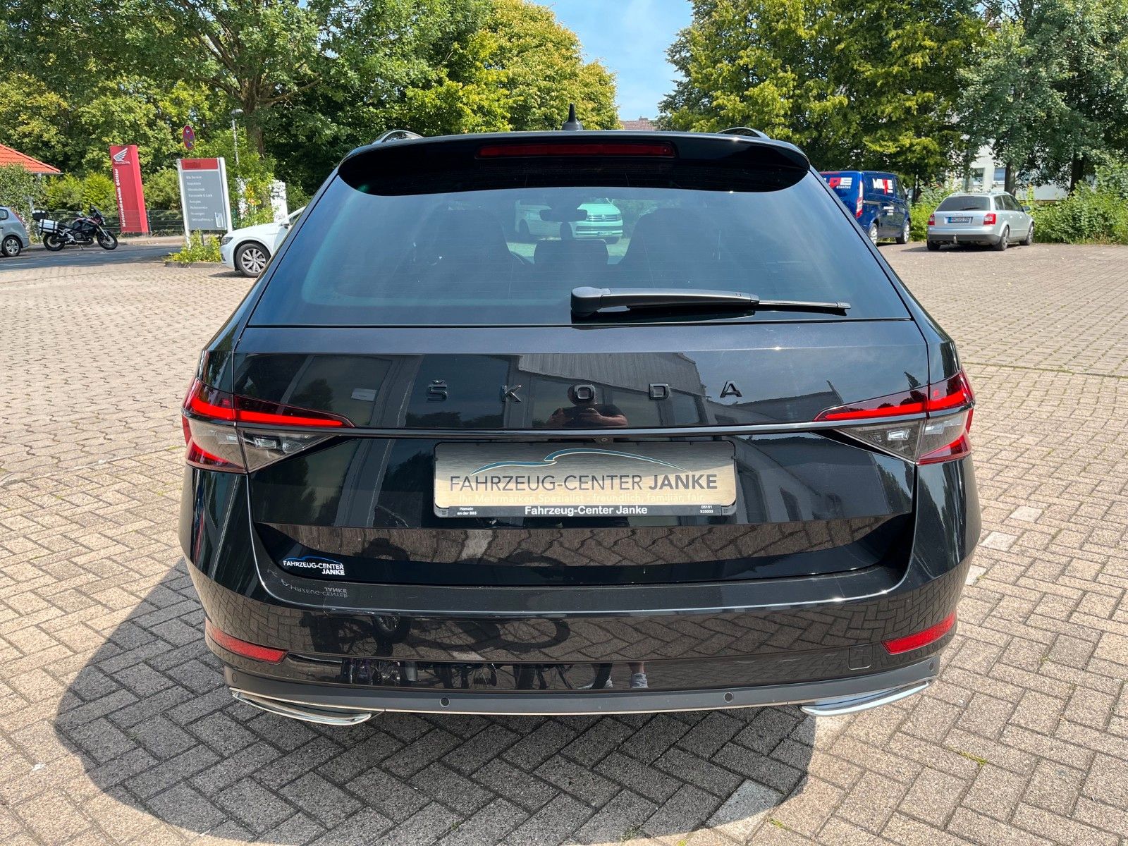 Skoda Superb Combi Sportline 4x4 +Standheizung/AHK+ foto 7
