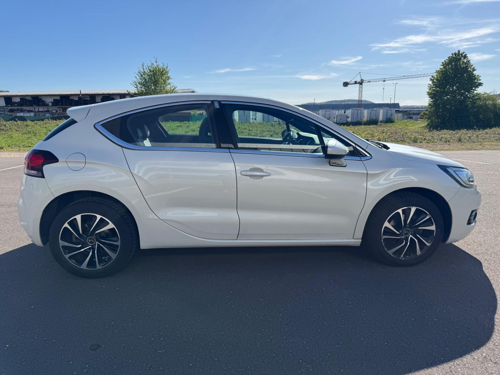 DS Automobiles Citroën DS4 1.6 BLUE-HDI 8V TURBO 120 PS