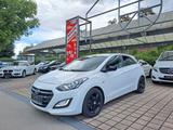 Hyundai i30 1.6CRDi Aut. DCT blue Klimaaut. Euro6 - Hyundai i30 mit Diesel-Antrieb: Limousine, Automatik