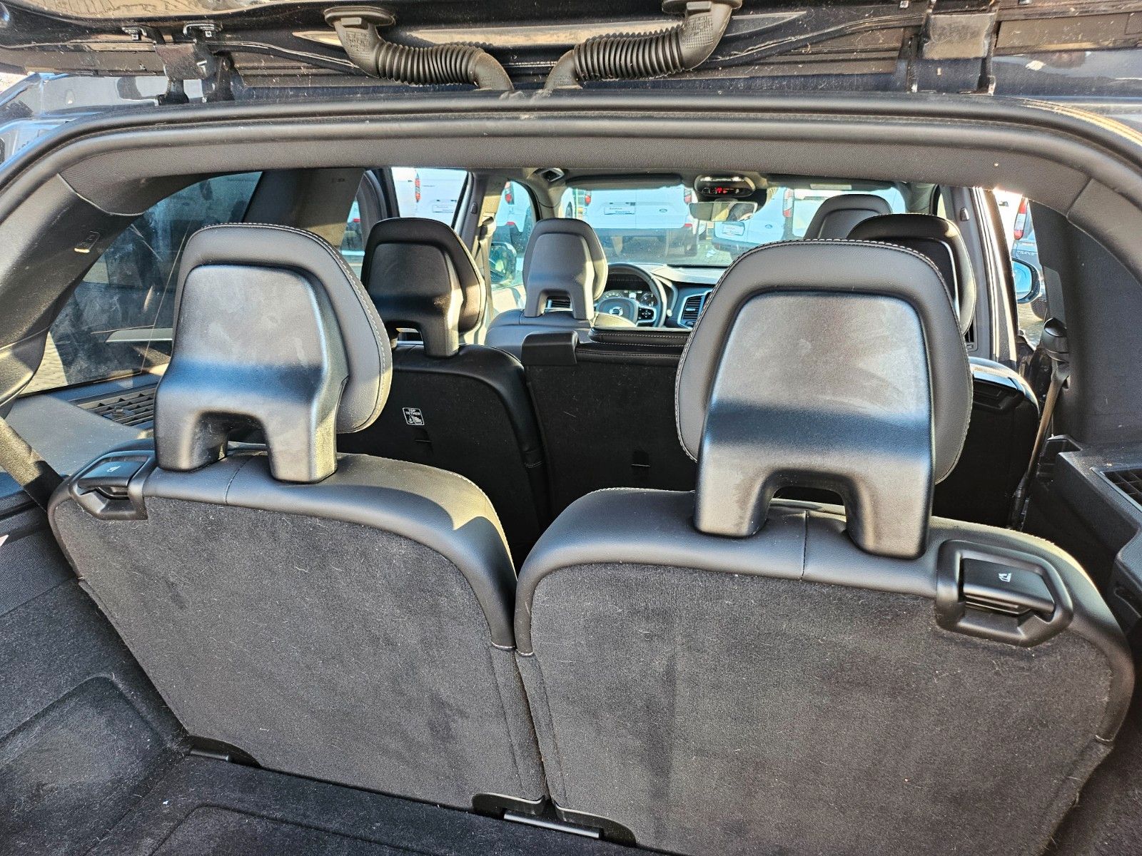 Fahrzeugabbildung Volvo XC90 R Design AWD