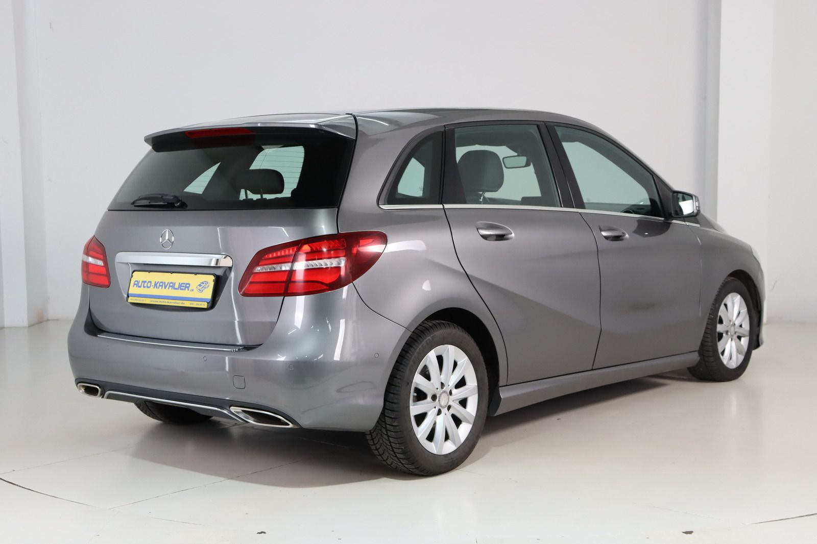 Fahrzeugabbildung Mercedes-Benz B 200 d Sports Tourer * LED * Pano * Edition Urb