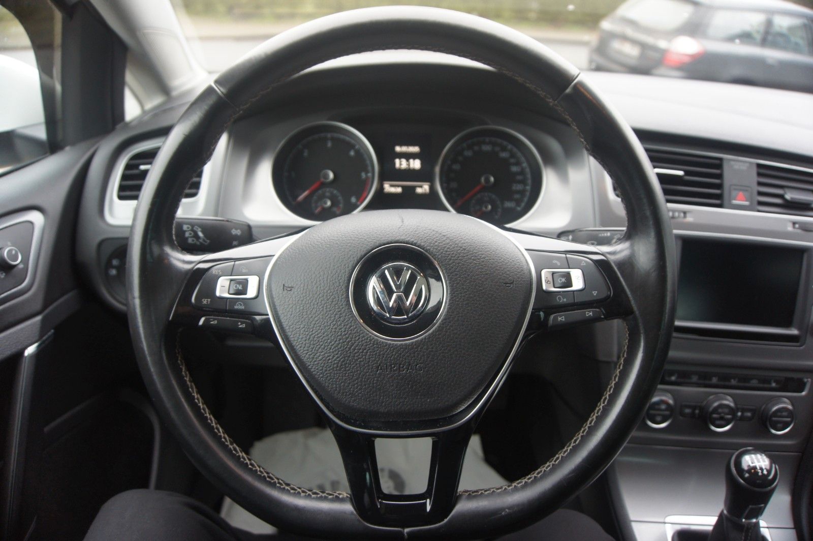 Fahrzeugabbildung Volkswagen Golf VII Lim. Lounge PANO KLIMA SHZ