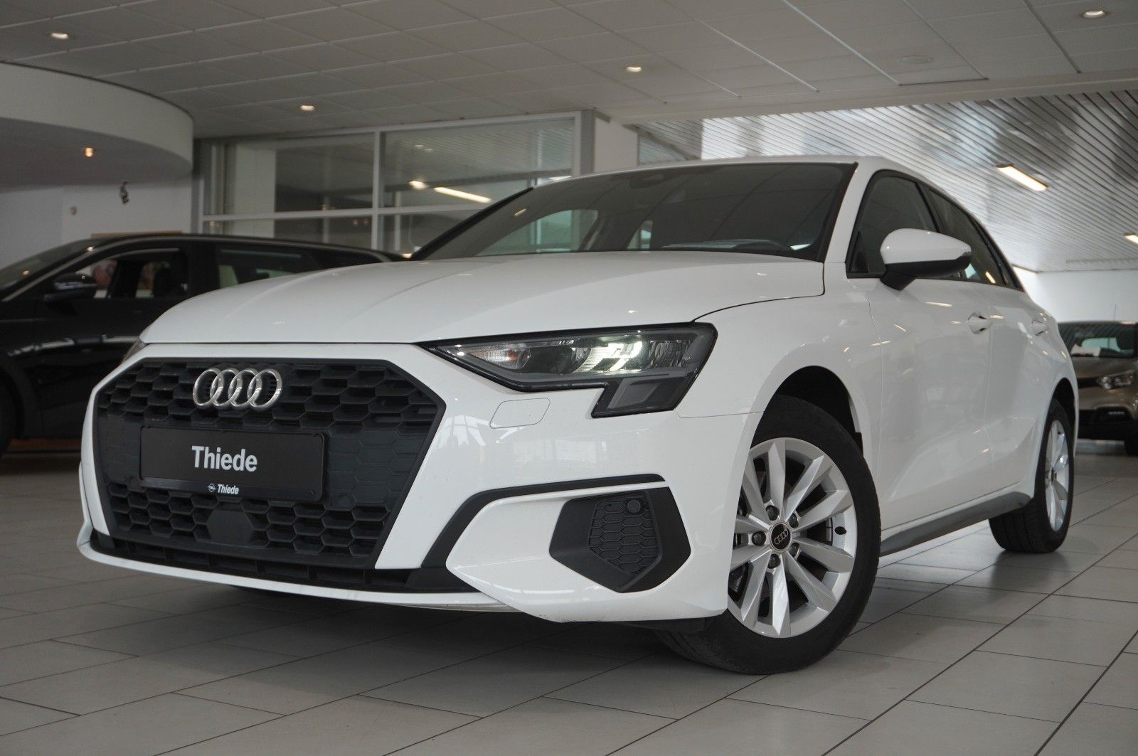 Fahrzeugabbildung Audi A3 Sportback 35 TFSI NAVI/LED/SPORT/SHZ/VIRT/DAB