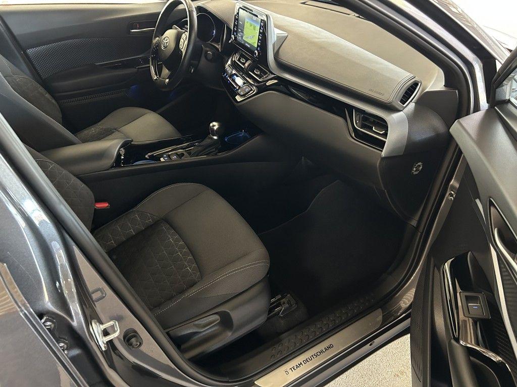 Toyota C-HR 2.0 Hybrid Team Deutschland