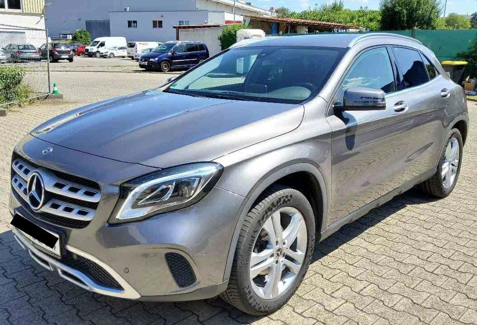 Image of Mercedes-Benz GLA 220