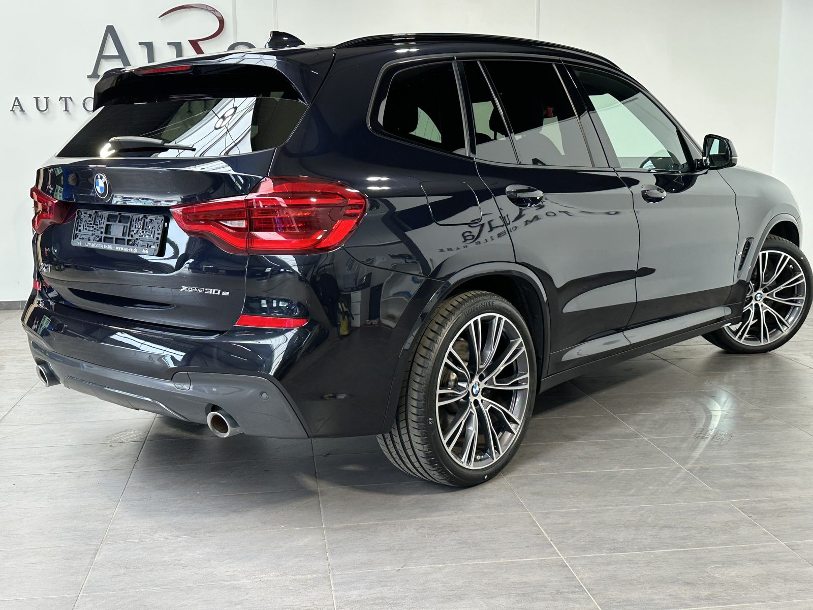 Fahrzeugabbildung BMW X3 xDrive30e M-Sport NAV+LED+H&K+21ZOLL+WLAN+VC
