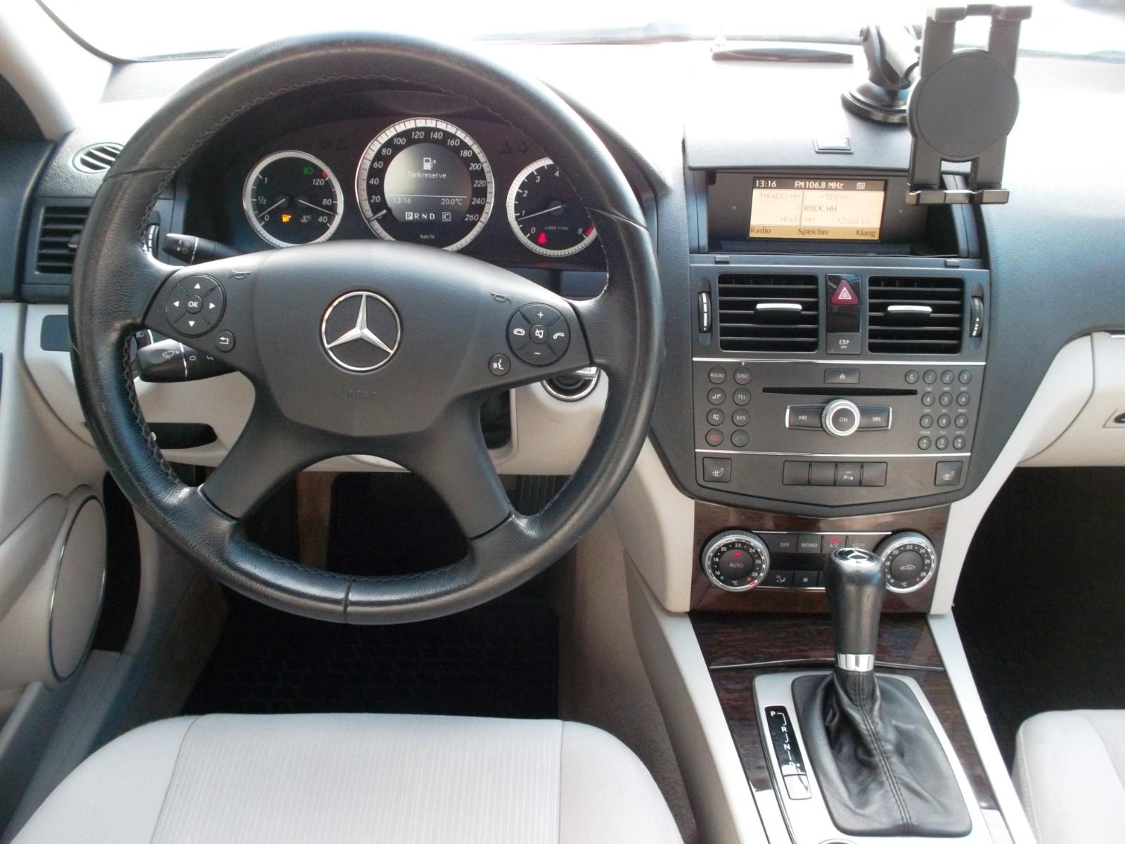 Mercedes-Benz C200 2009 — photo 11