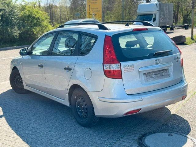 Hyundai i30 2010 — photo 8