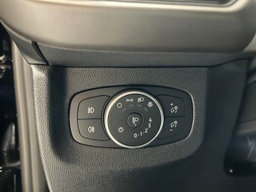 Ford Tourneo Courier Titanium AHK