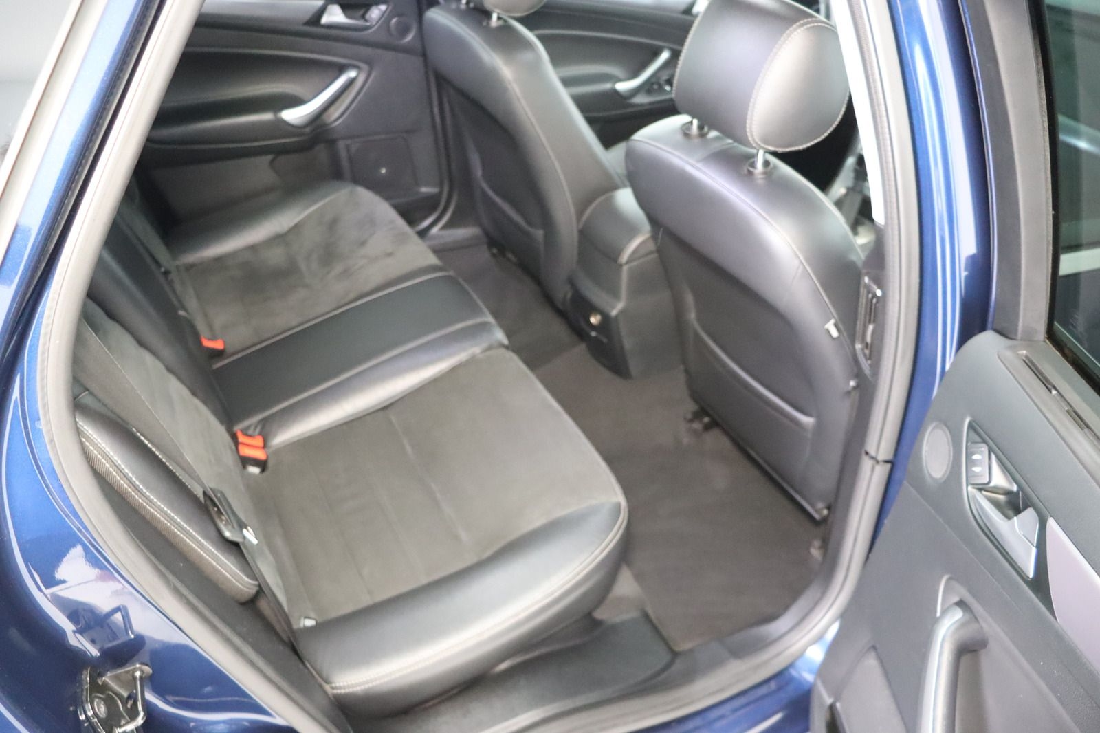 Fahrzeugabbildung Ford Mondeo Turnier 2.0i Titanium * Sitzhzg * Top