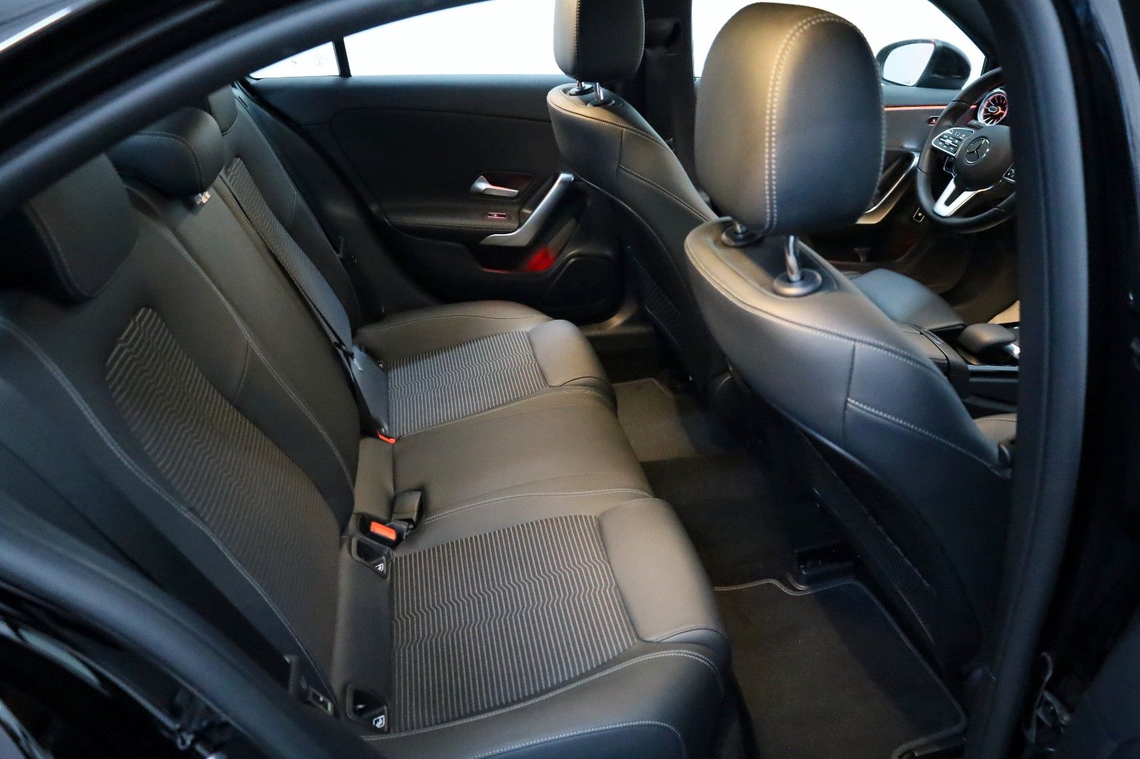 Fahrzeugabbildung Mercedes-Benz A 220d Lim. Progressive T.Leder,Navi,LED,SH,Park