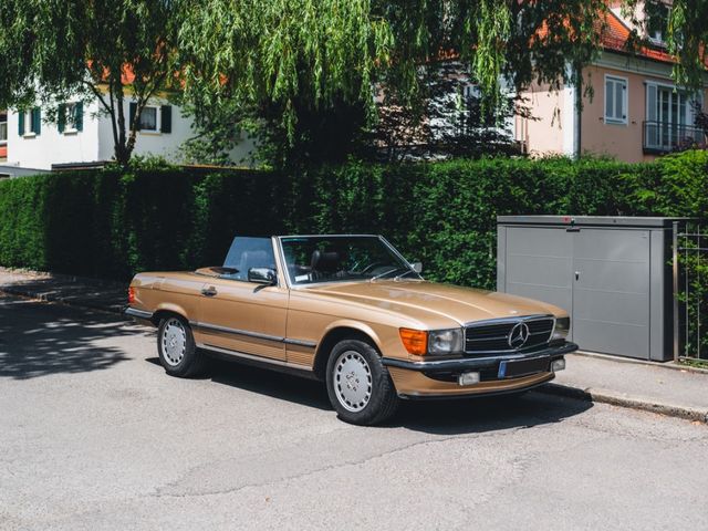 Mercedes-Benz 560 SL