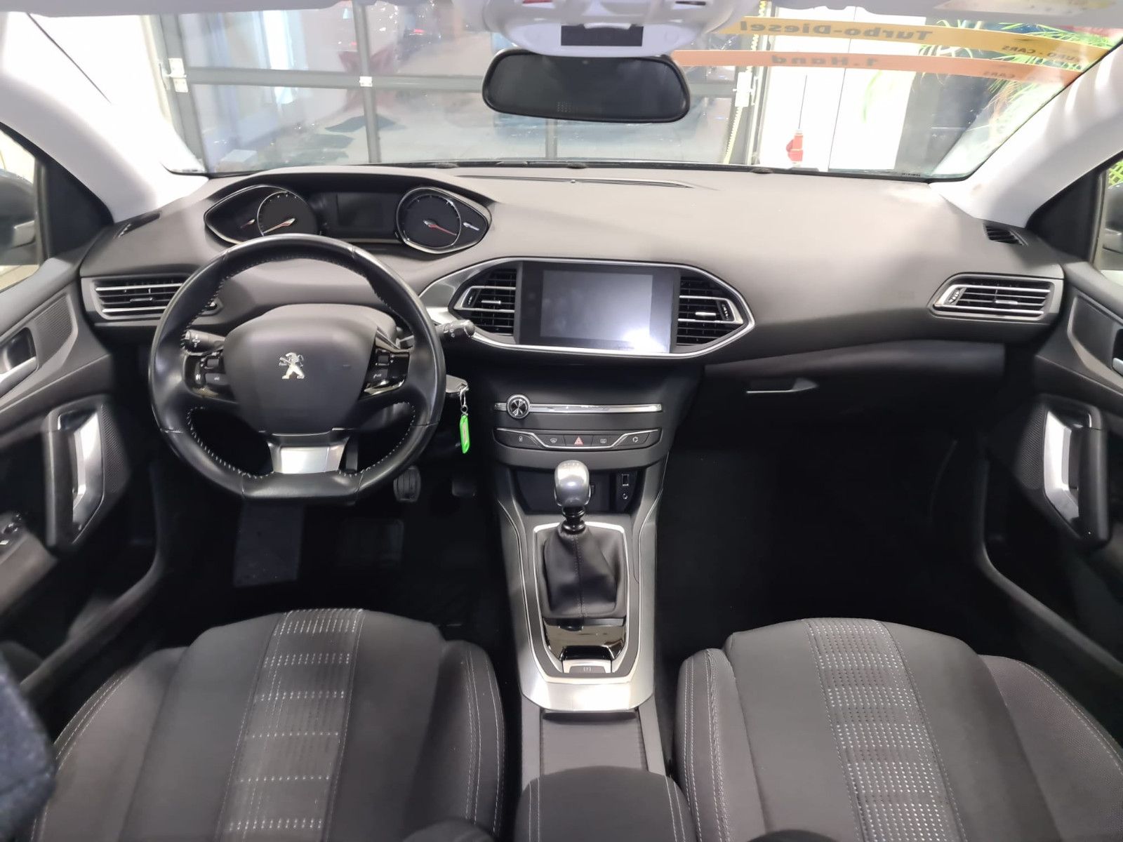 Fahrzeugabbildung Peugeot 308 Allure / Rückfahrkamera / NAVI / NUR 13TKM /