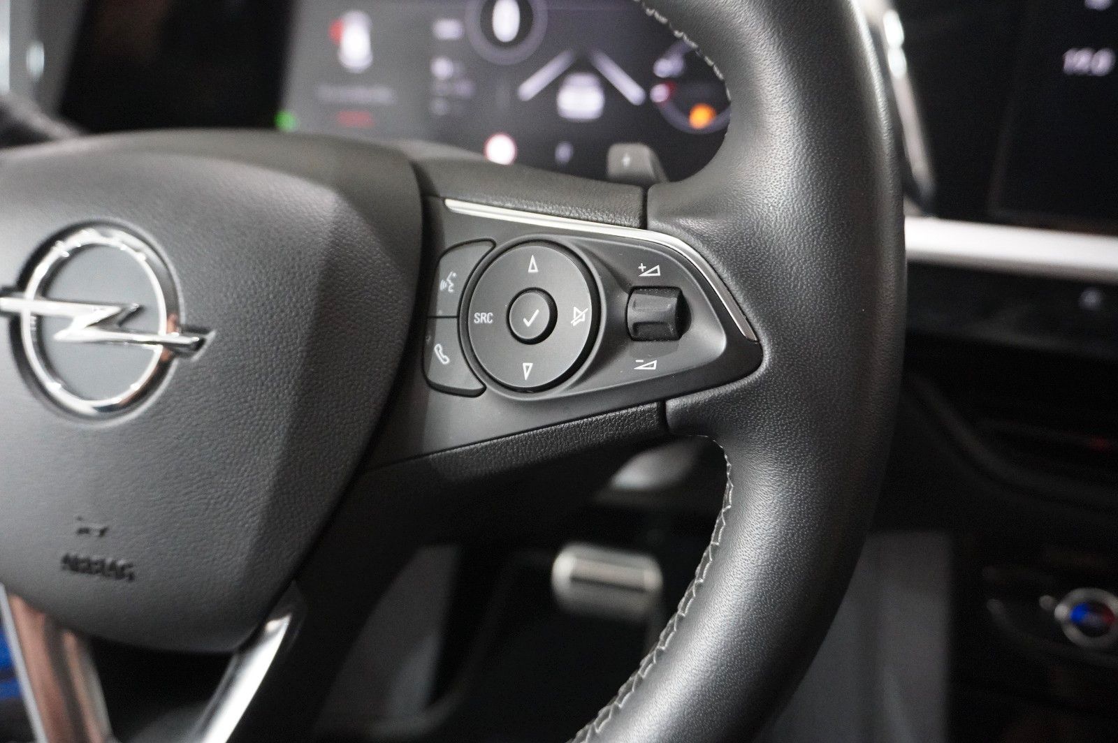 Fahrzeugabbildung Opel Grandland 1.5D GS SPORT NAVI/LED/VIRT./SPORT/DAB