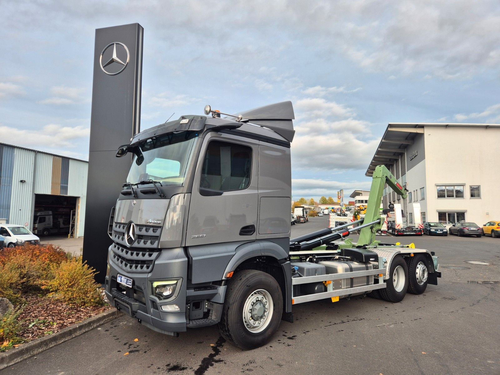 Fahrzeugabbildung Mercedes-Benz Arocs 2551 L 6x2/4-4 HAD HIAB ULT21S56 AHK