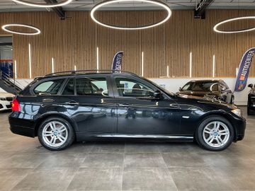 BMW 318i  Touring *NAVI*KLIMA*TEMPOMAT*>SZHZ*
