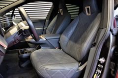 Fahrzeugabbildung BMW iX40 xDr. Sport Pano/SkyLounge AHK h/k Laser 22"