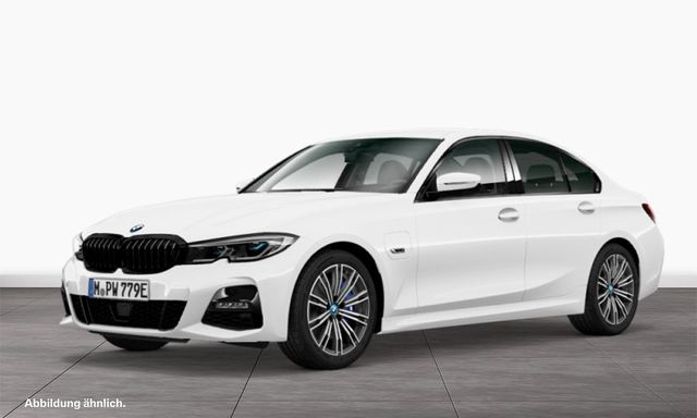 BMW 330e