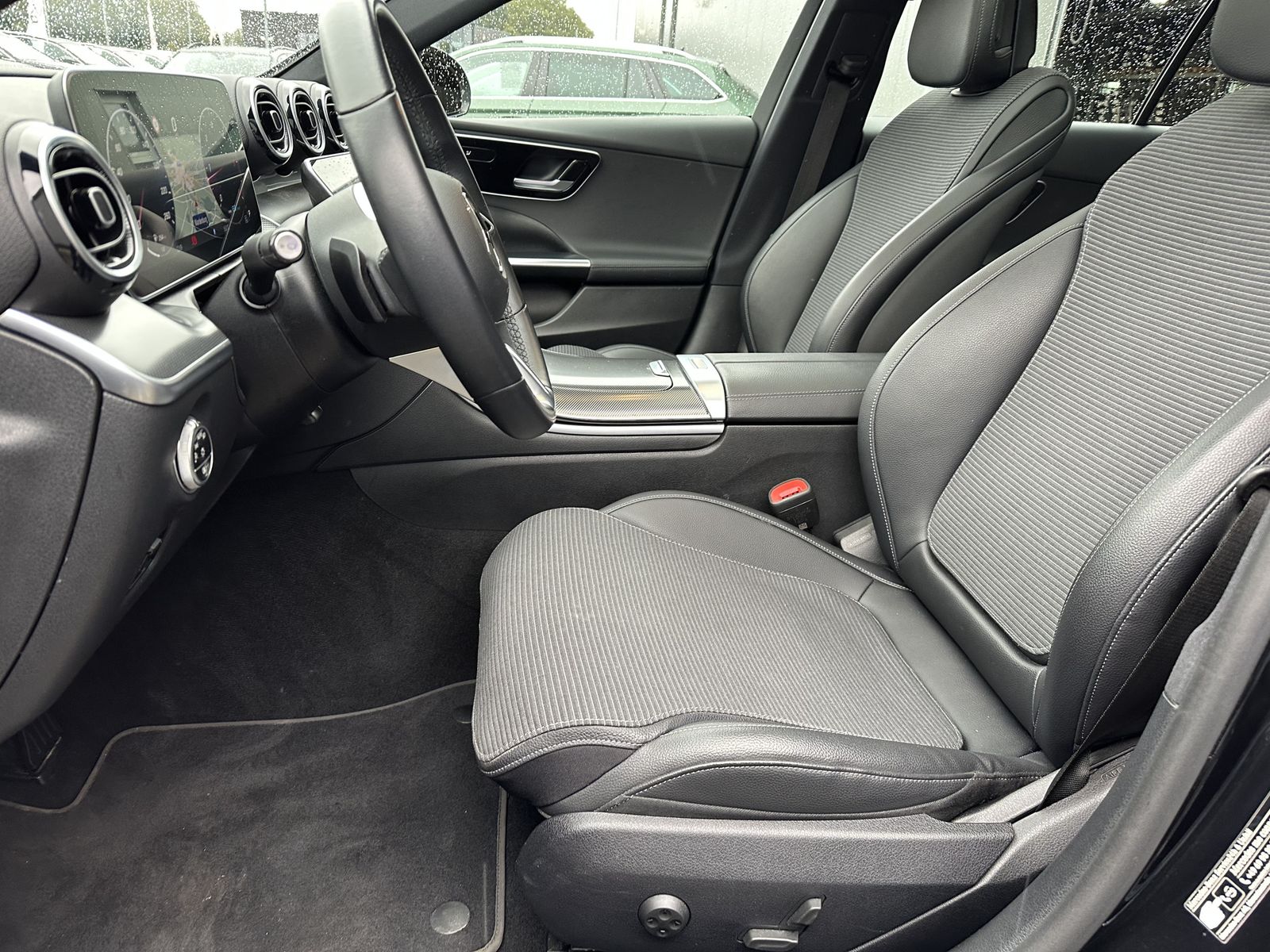 Fahrzeugabbildung Mercedes-Benz C 220d T Avantgarde NAV+LED+AHK+KAM+PANO+V-COCK