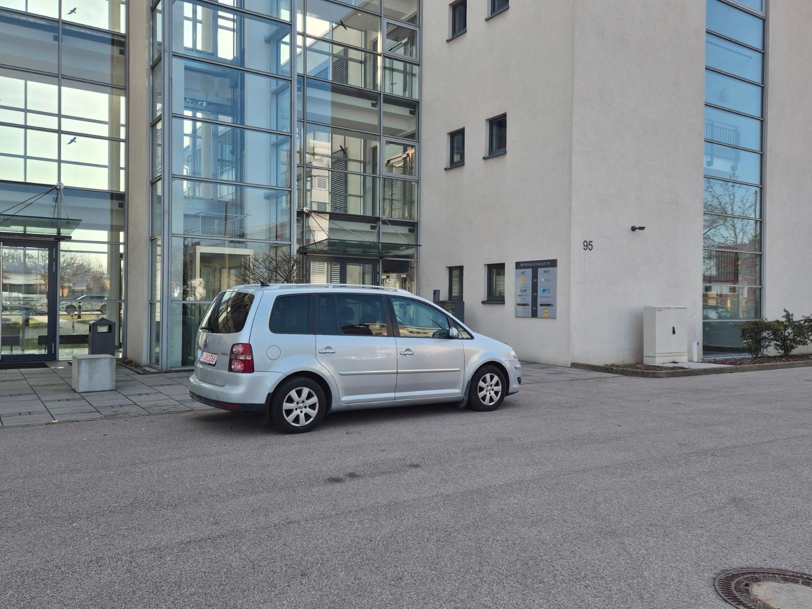 Volkswagen Touran Highline Navi Einparkshilfe