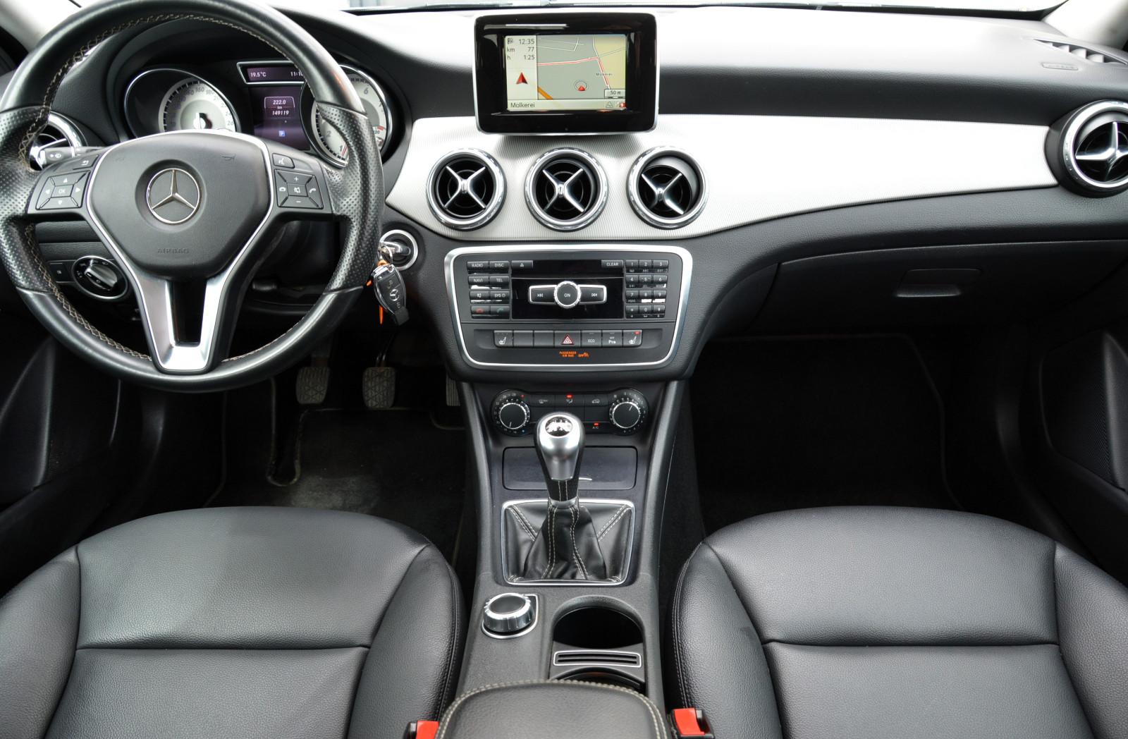 MERCEDES-BENZ GLA - 200 - BI-XENON - 156 CV
