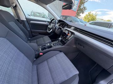 Volkswagen Passat Variant - 11