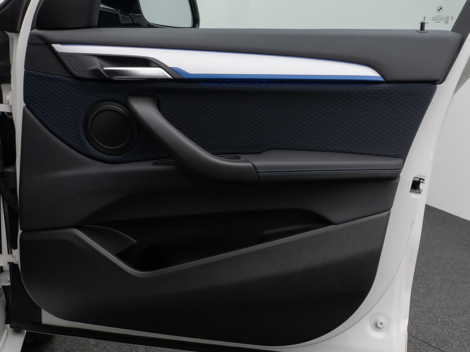 Fahrzeugabbildung BMW X2 xD20i M Sport Kamera HUD DAB Navi+ Alarm 19"