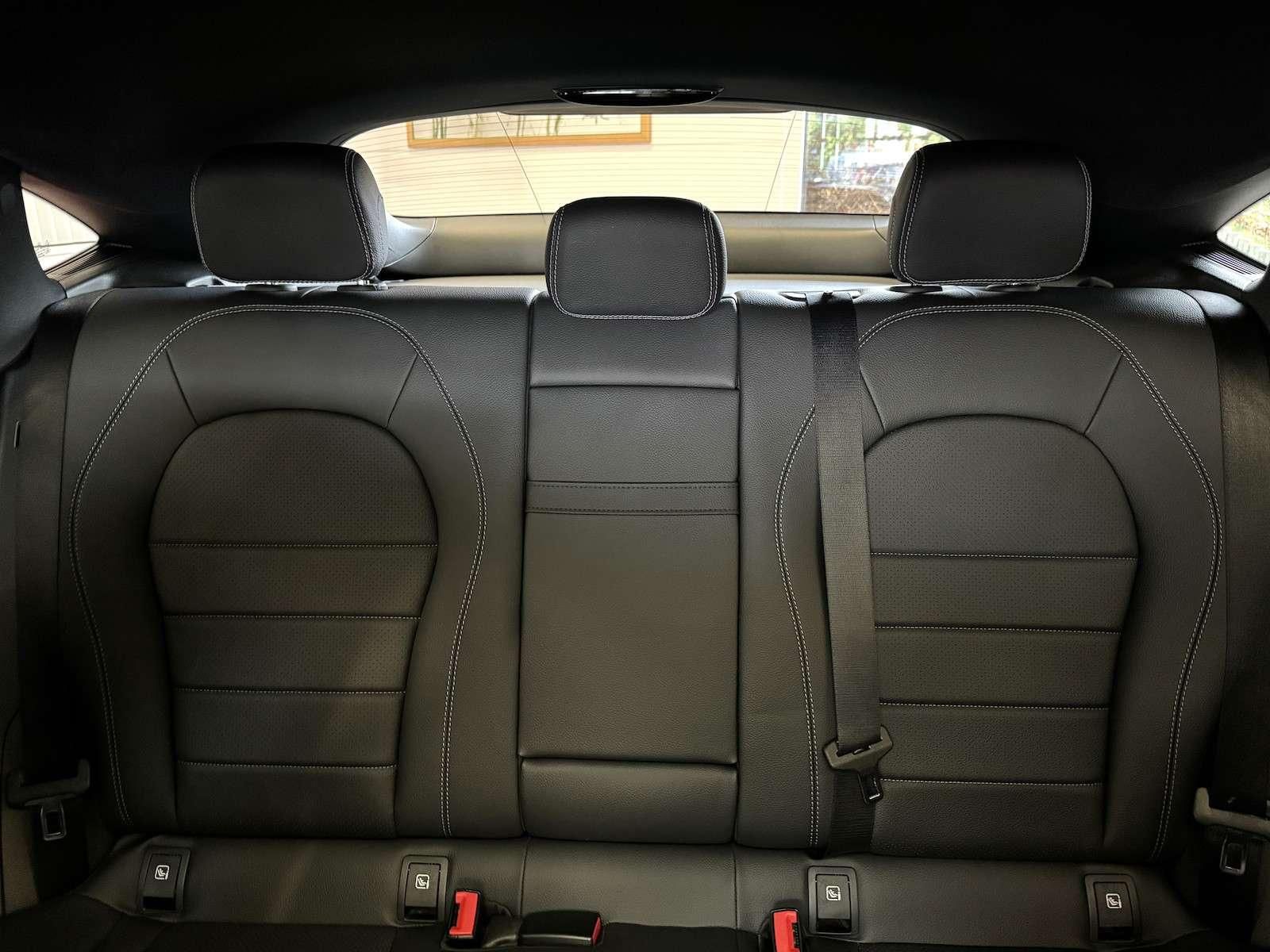 Fahrzeugabbildung Mercedes-Benz GLC 250 Coupe AMG/LED/Distronic/S-Dach/Memo/3...