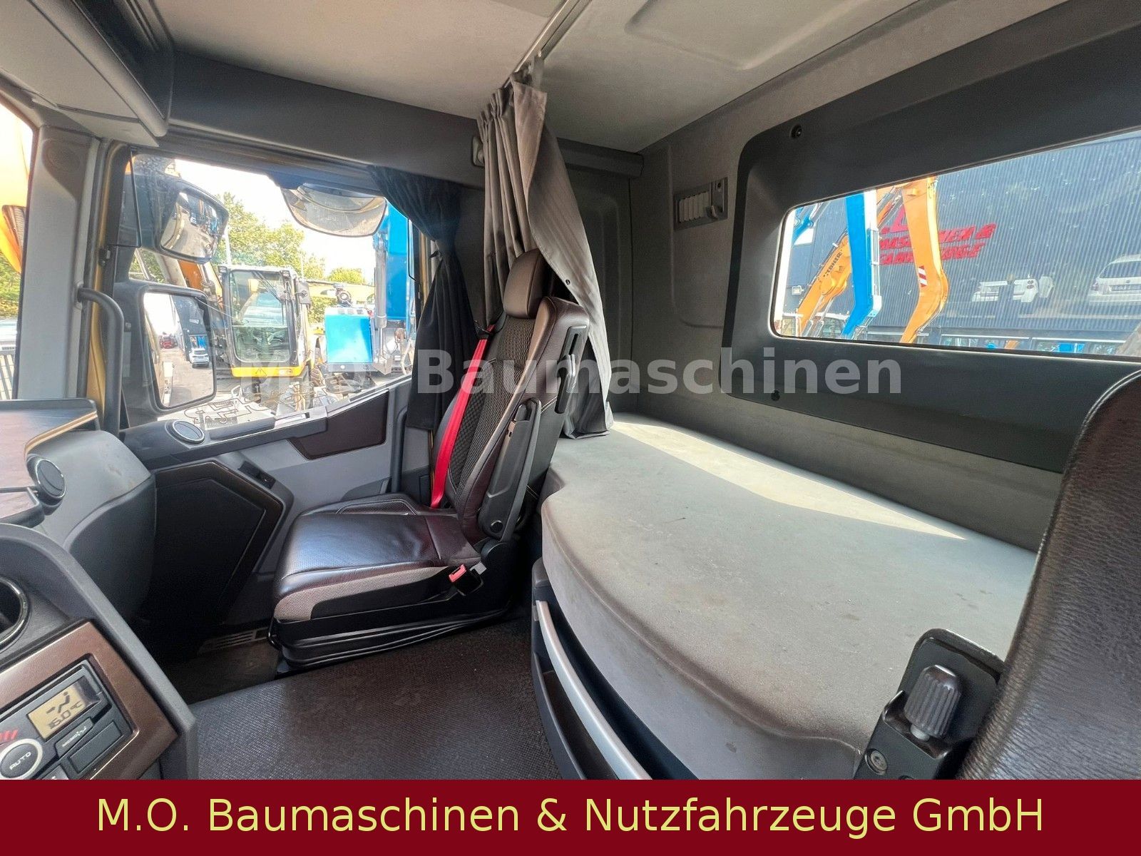 Fahrzeugabbildung Renault C 520/Hiab Multilift XR26Z65 - P- IC2B / 10x4//