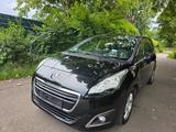 Peugeot 5008 1.6  HDi 115 7 SITZER Automatik - Peugeot 5008 aus 2014