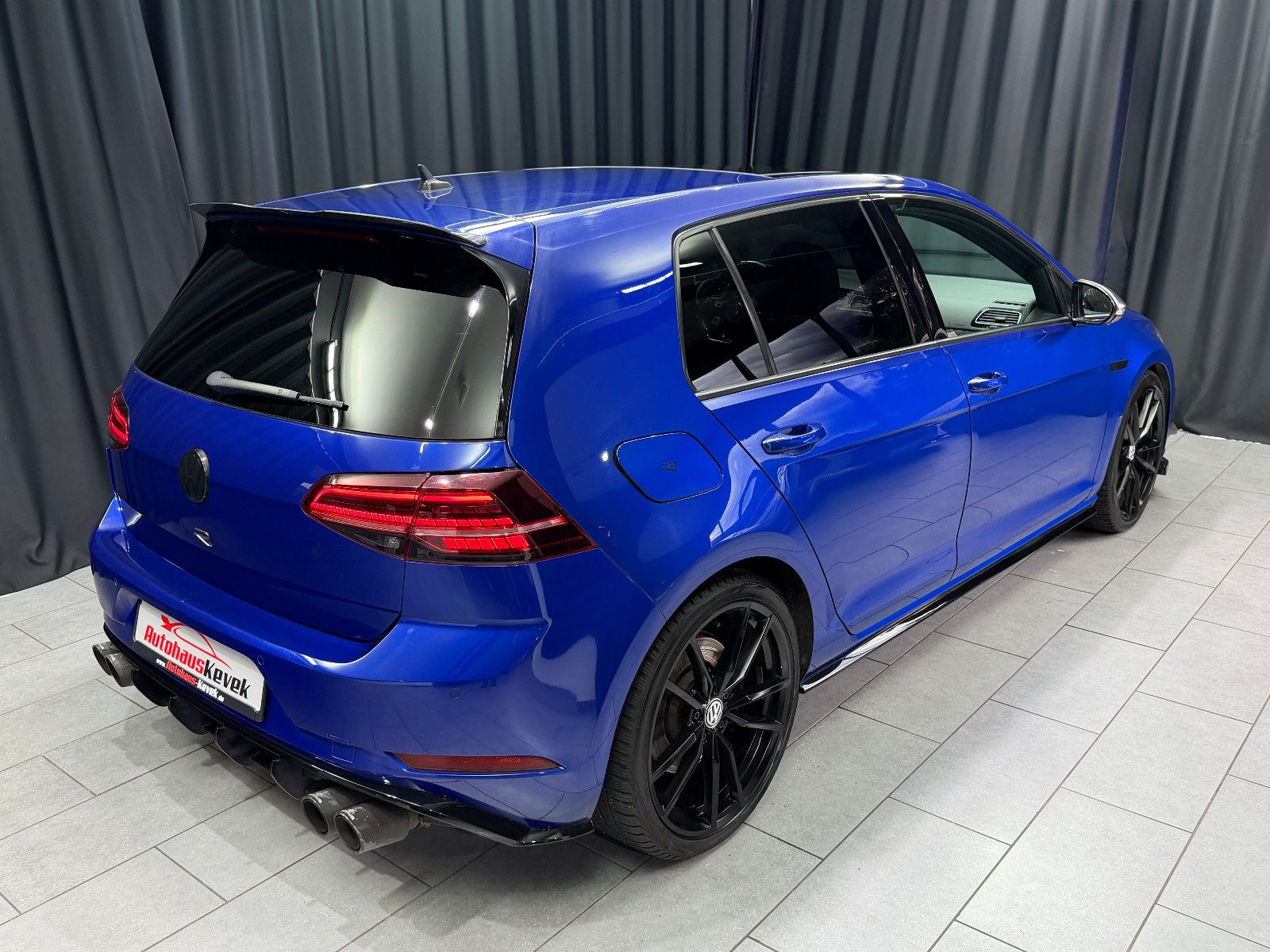 Fahrzeugabbildung Volkswagen Golf VII R 4Motion |REMUS|PANO|LEDER