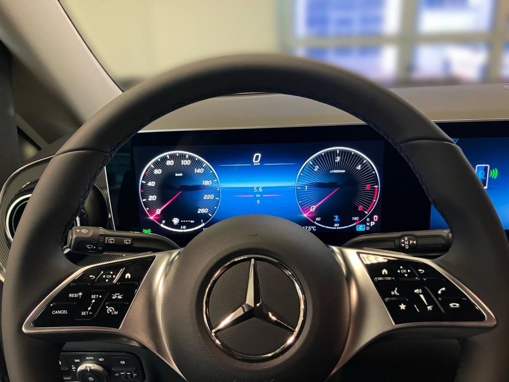Fahrzeugabbildung Mercedes-Benz V 220 d Kompakt LED SHZ KlimaA SpurA BremsA