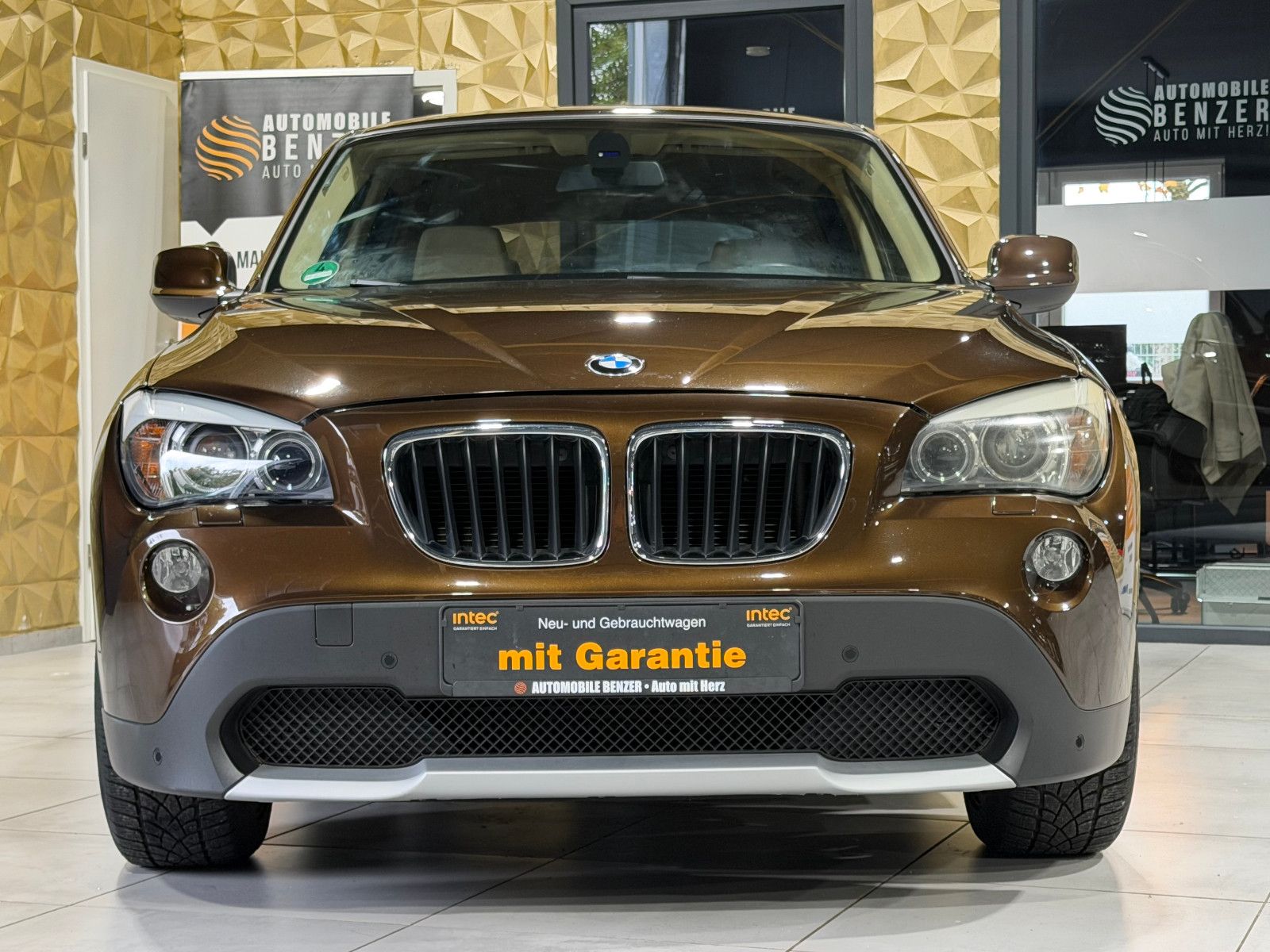 Fahrzeugabbildung BMW X1 20 i sDrive/NAVI/LEDER/XENON/KAMERA