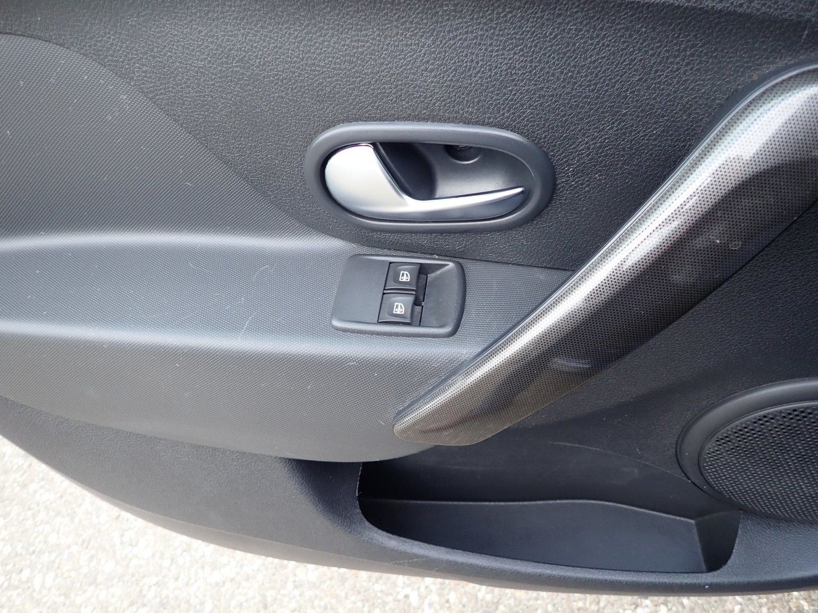 Fahrzeugabbildung Dacia Logan MCV II Kombi Stepway TCe 90 / NAVI