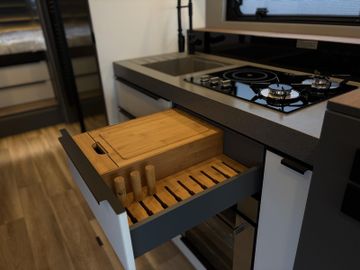 Niesmann + Bischoff Flair 880 VolluftfederungHubstützenActive Air 