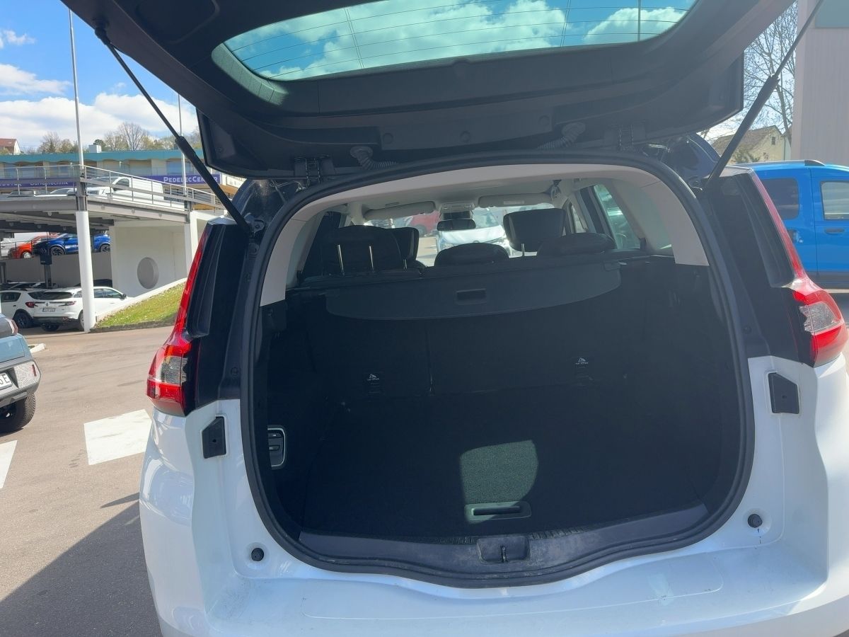Fahrzeugabbildung Renault Grand Scenic Black Edition TCe160 EDC