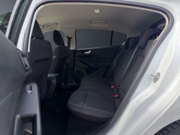 Ford Focus - 11