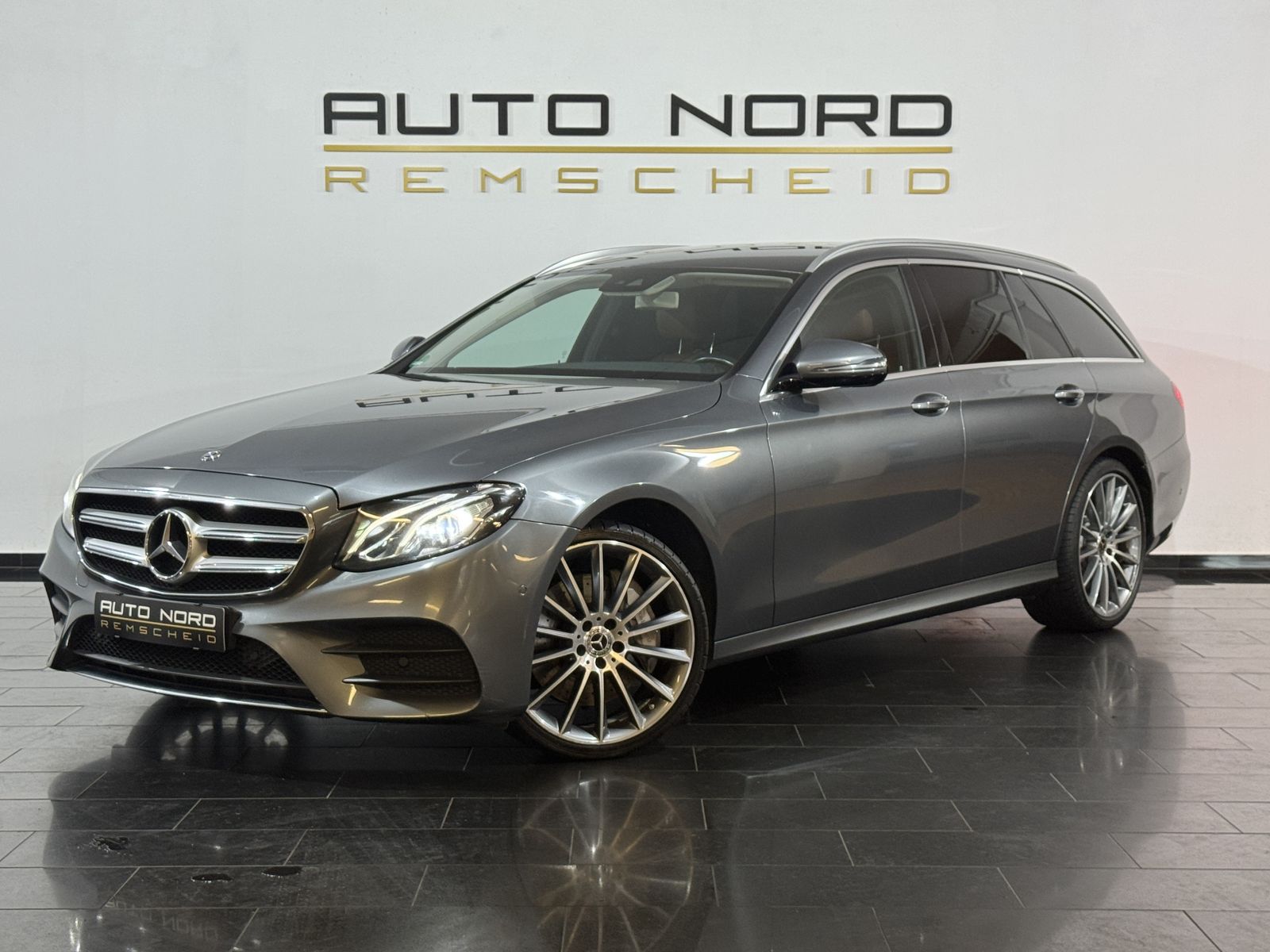 MERCEDES-BENZ E 400 d T AMG Line 4Matic *Kamera*Navi*Burmester
