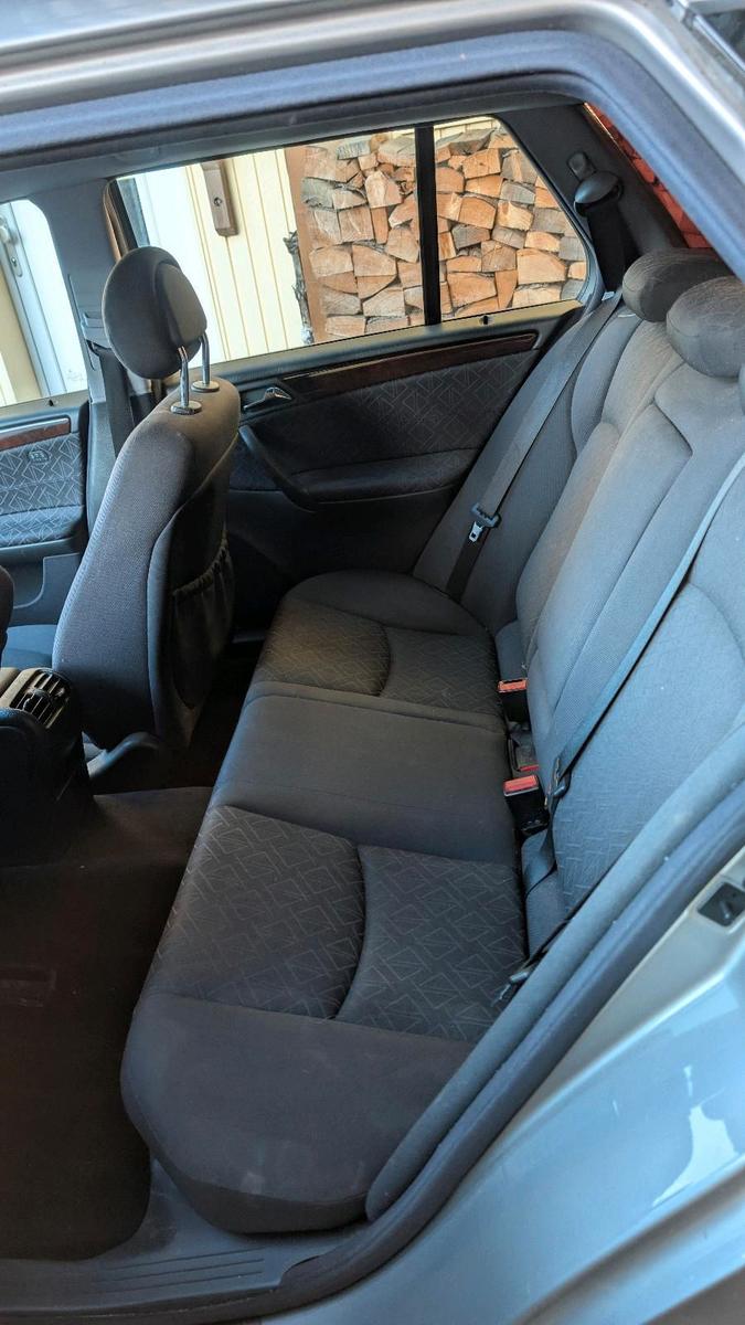 Mercedes-Benz C180 2004 — photo 12
