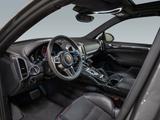 Porsche Cayenne GTS Burmester Surround View Sport Chrono - Porsche: Grau, Panorama-Dach
