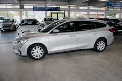 Fahrzeugabbildung Ford Focus Cool & Connect NAVI + WinterPaket + PDC