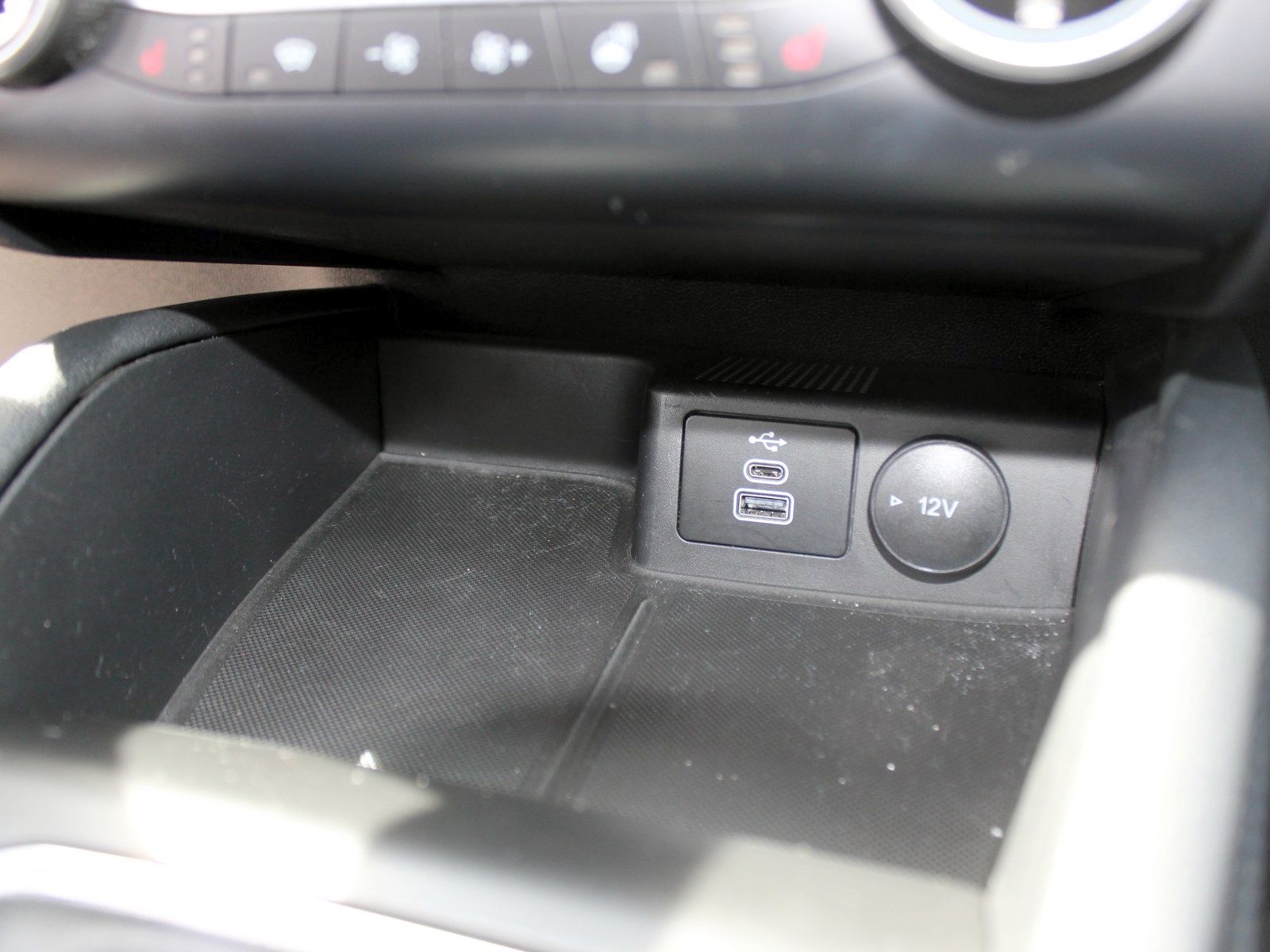 Fahrzeugabbildung Ford Kuga Titanium 1,5 EcoBoost Start/Stopp